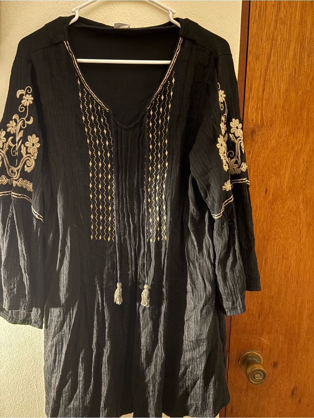 Source Unknown Black Long-Sleeve Embroidered Tunic Dress with Cream Accents